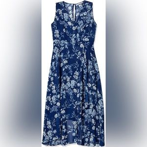 Calvin Klein
Sleeveless Floral Midi Dress